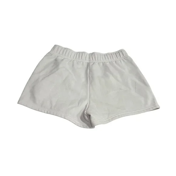 Alo Yoga Accolade Shorts in White - Picture 4 of 5